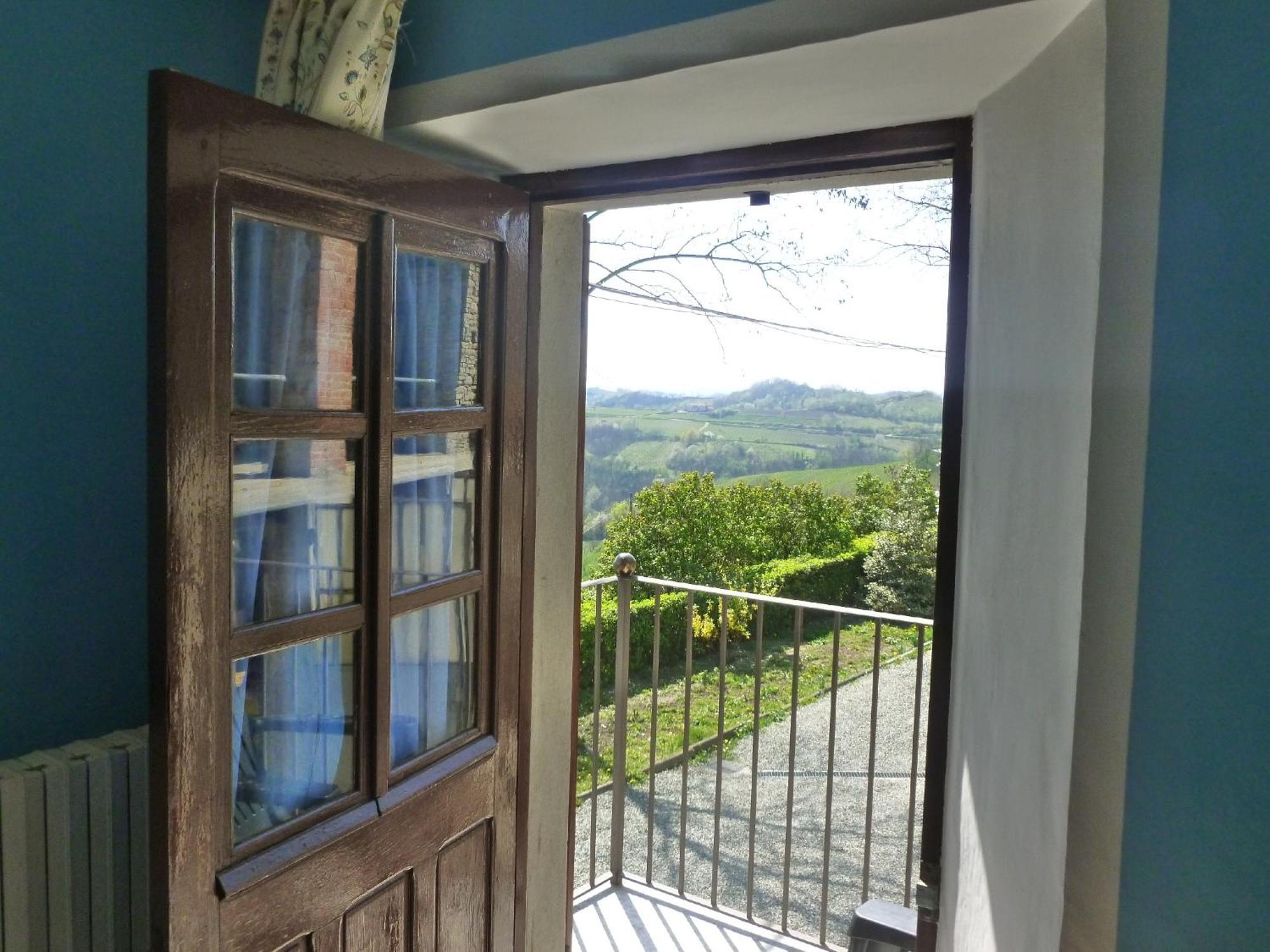 Bed&Breakfast Val d'Oche Castel Boglione Zimmer foto