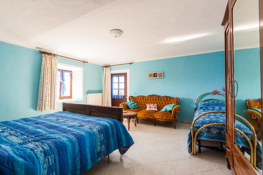 Bed&Breakfast Val d'Oche Castel Boglione Zimmer foto