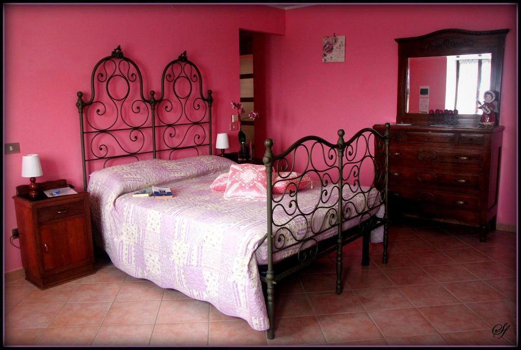 Bed&Breakfast Val d'Oche Castel Boglione Zimmer foto